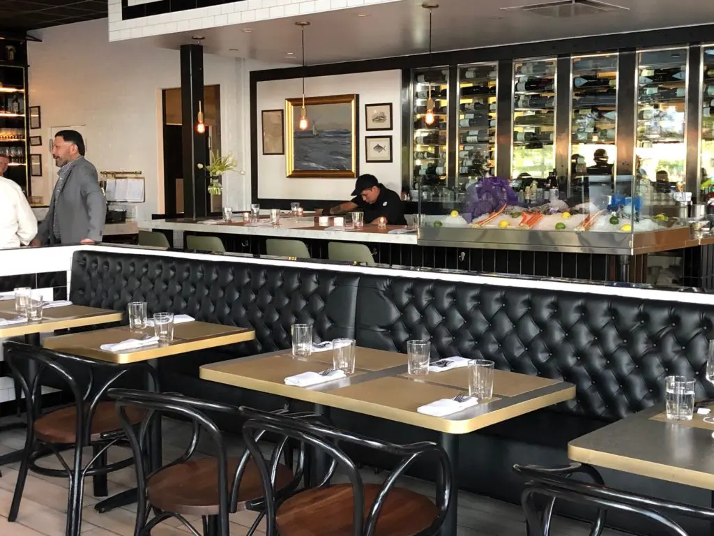 A new look, a new menu and a new lease on life for the space at 191 Heights Boulevard, now 1751 Sea and Bar. (Photo by Shelby Hodge)