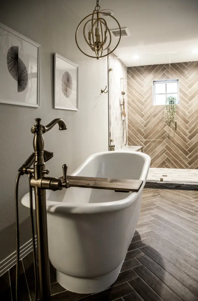 A tub in a Tudor home. (Photo by Kim Leeson)