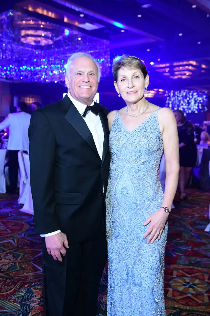 Sam Stolbun & Dr. Alana Spiwak at the 20th anniversary Houston JDRF Promise Ball. (Photo by Daniel Ortiz)