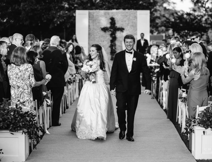The happy couple wed at Houston Country Club on an unforgettable Cinco de Mayo.  (Photo by Chris Bailey )