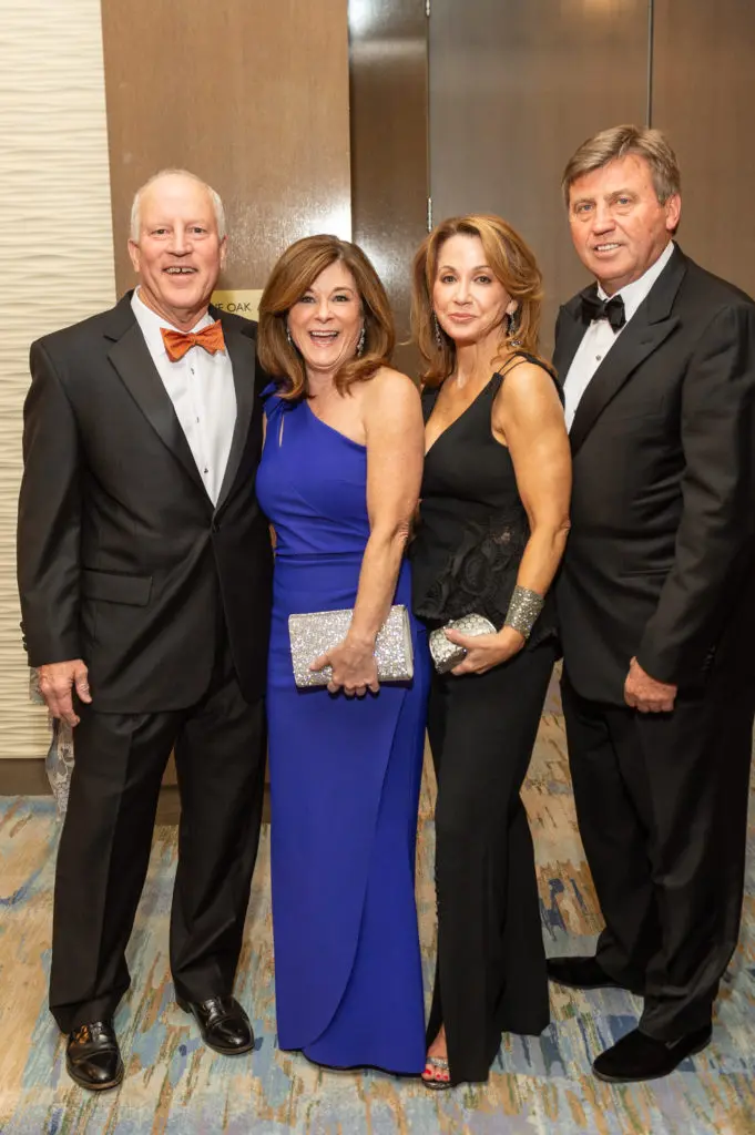 Scott Thompson, Kelli Fondren, Kari & Mark Parsons at the Virtuosi of Houston gala. (Photo by Fulton Davenport/PWL Studio)