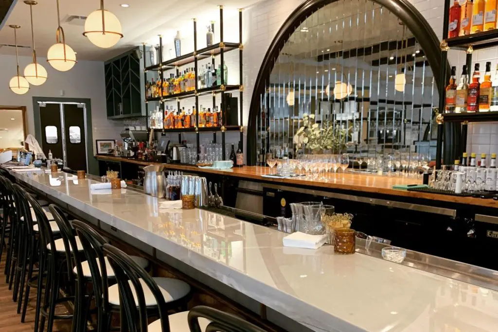 Dallas’ Own Version of the New York Neighborhood Bar Thrives in an Overlooked Neighborhood