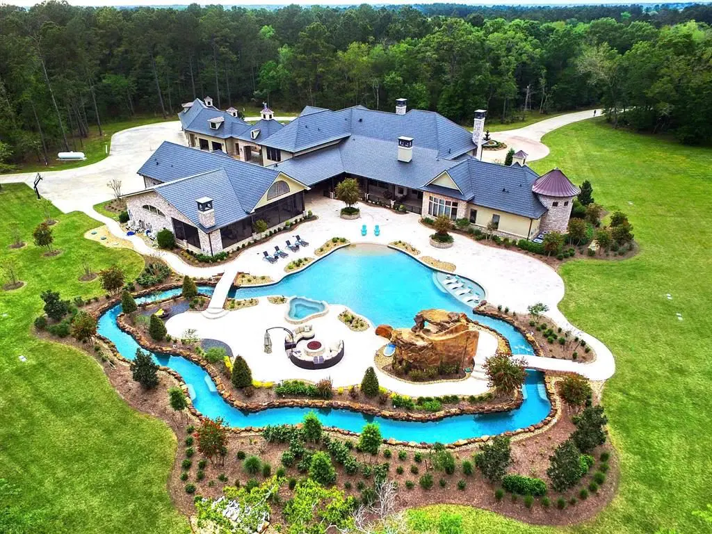 This mansion promises epic pool parties.  (Photo by HAR)