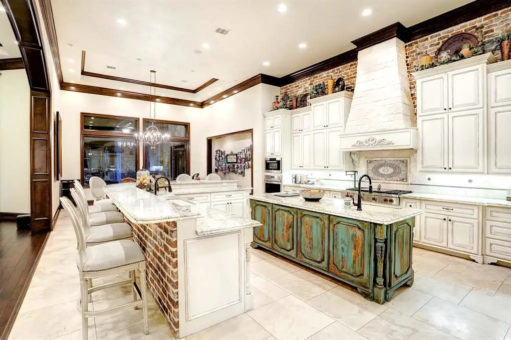 The kitchen island is glorious. (Photo by HAR)