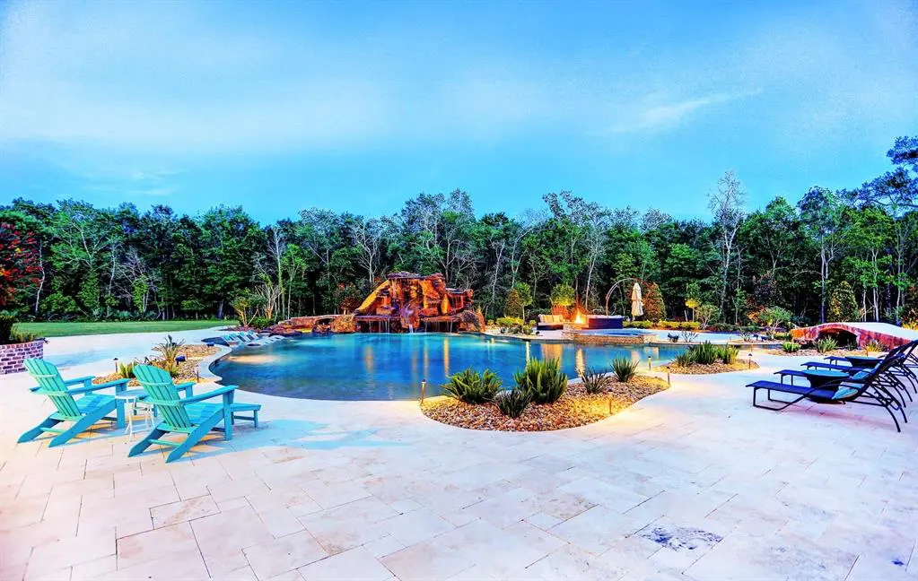 The lazy river meets up with a gorgeous grotto. (Photo by HAR)