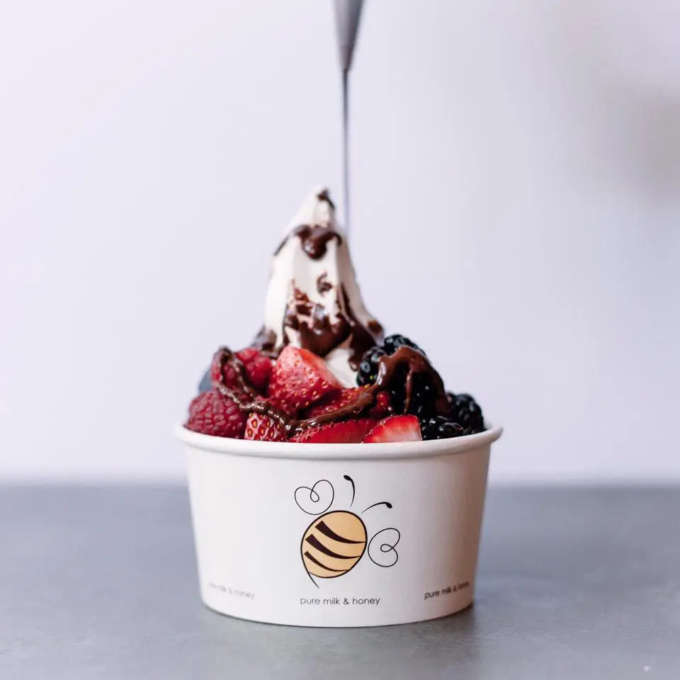 Soft-serve flavors include Honey, Dark Chocolate, and Banana. 