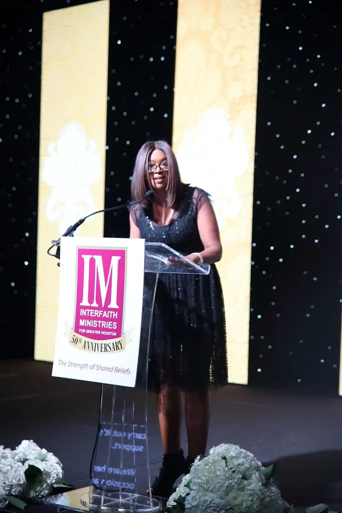KHOU Channel 11 CBS morning host Deborah Duncan emcees the Interfaith Ministries of Greater Houston Tapestry Gala. (Photo by Quy Tran)