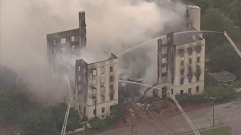 A massive fire completely gutted Dallas' historic Ambassador Hotel. (Photo by Newslooker)