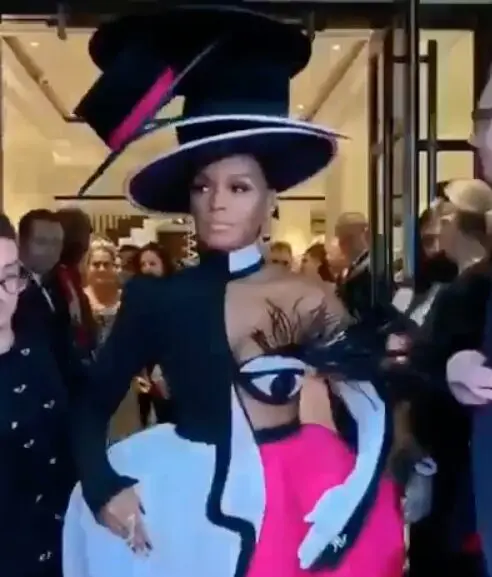 When it comes to placing bets on the best fashion, the money's always on Monae. 