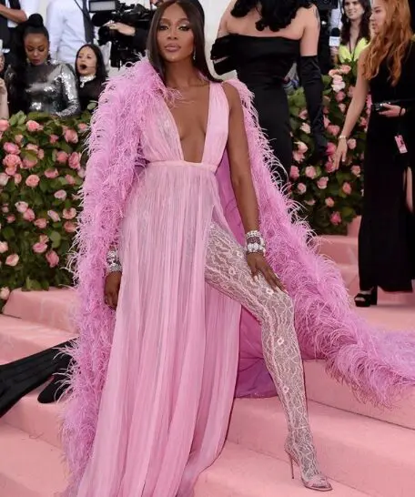 Supermodel Naomi Campbell stunned in Valentino.