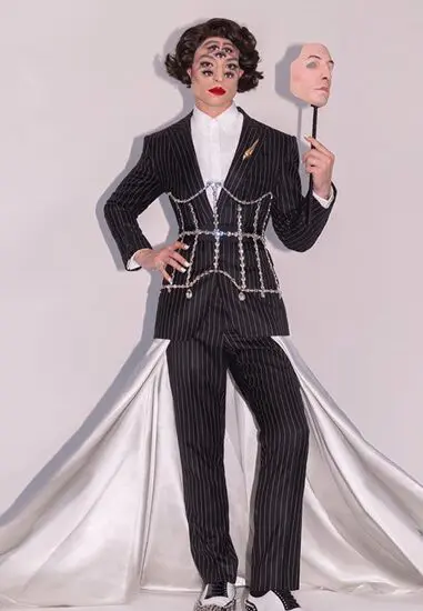 All eyes were on all of Ezra Miller's eyes.