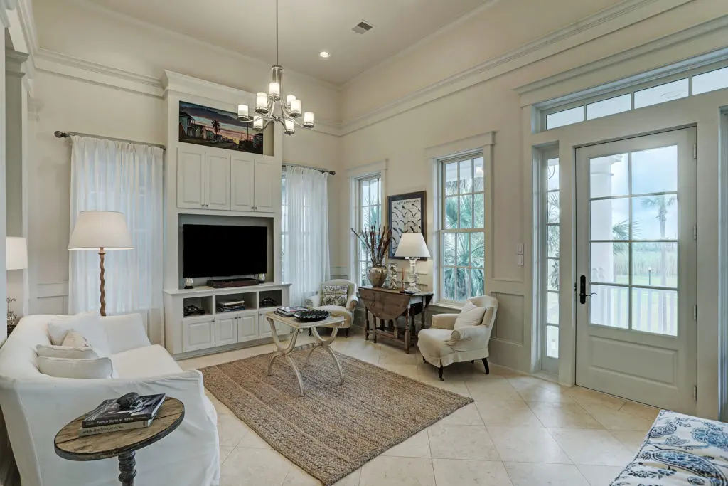 A quiet place for reading, reflection and rejuvenating R&R at this residence in Beachtown on Galveston Island. (Photo by TK Images)