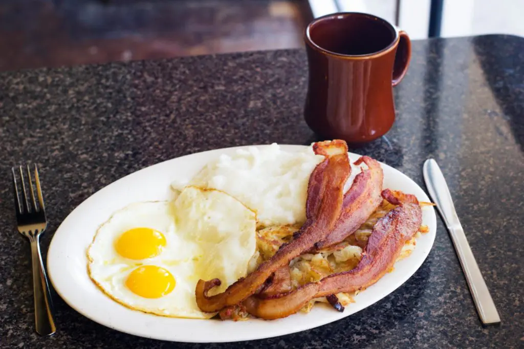 Frank's Grill is the no-frills hangover breakfast cure you so desperately need. 