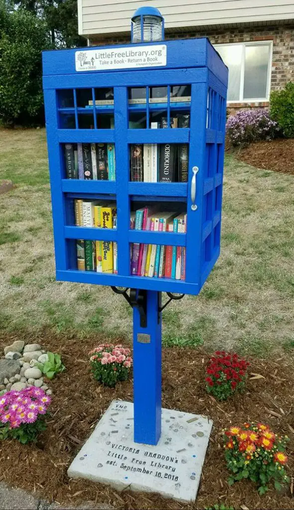 There are many Little Free Libraries all over Houston. 