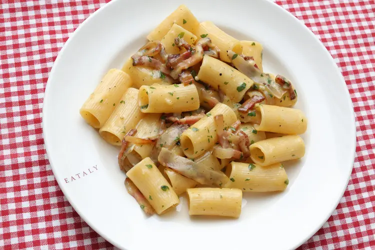 Pasta alla Carbonara at Eataly.