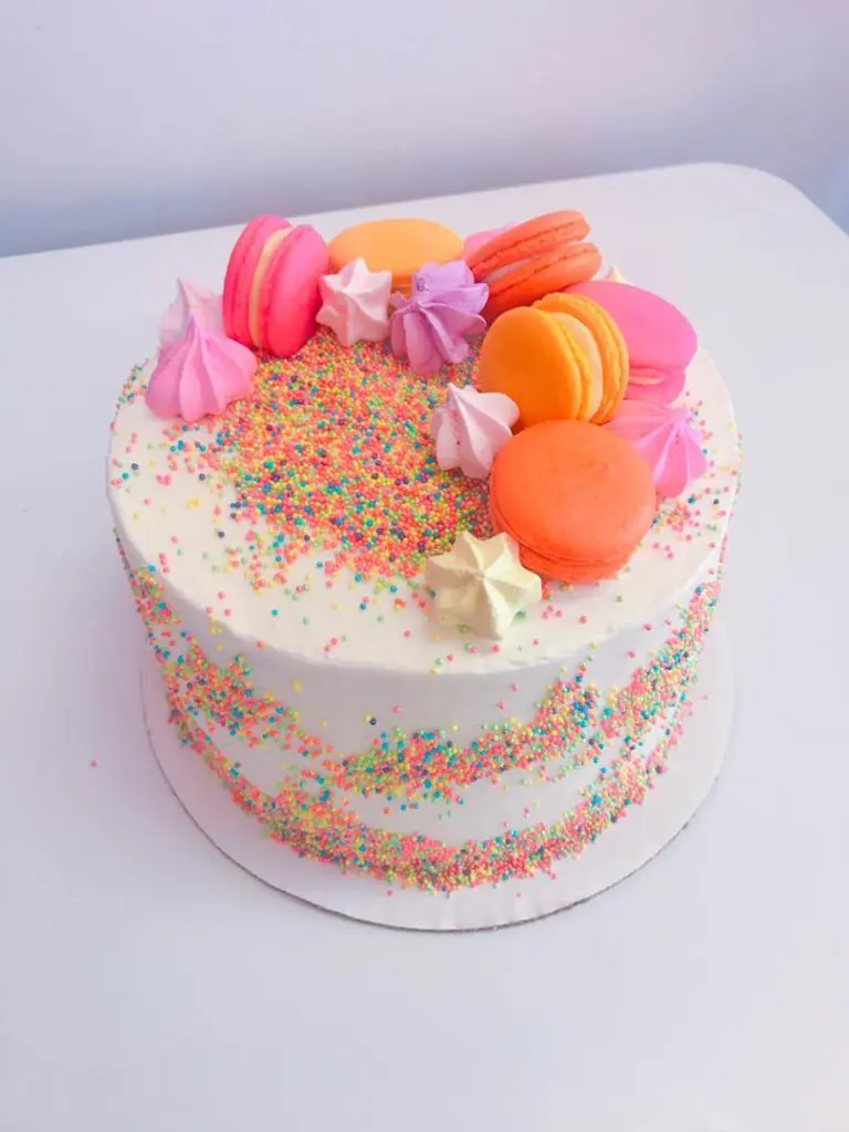 Sweets by Belen is what you'd call easy on the eyes. 