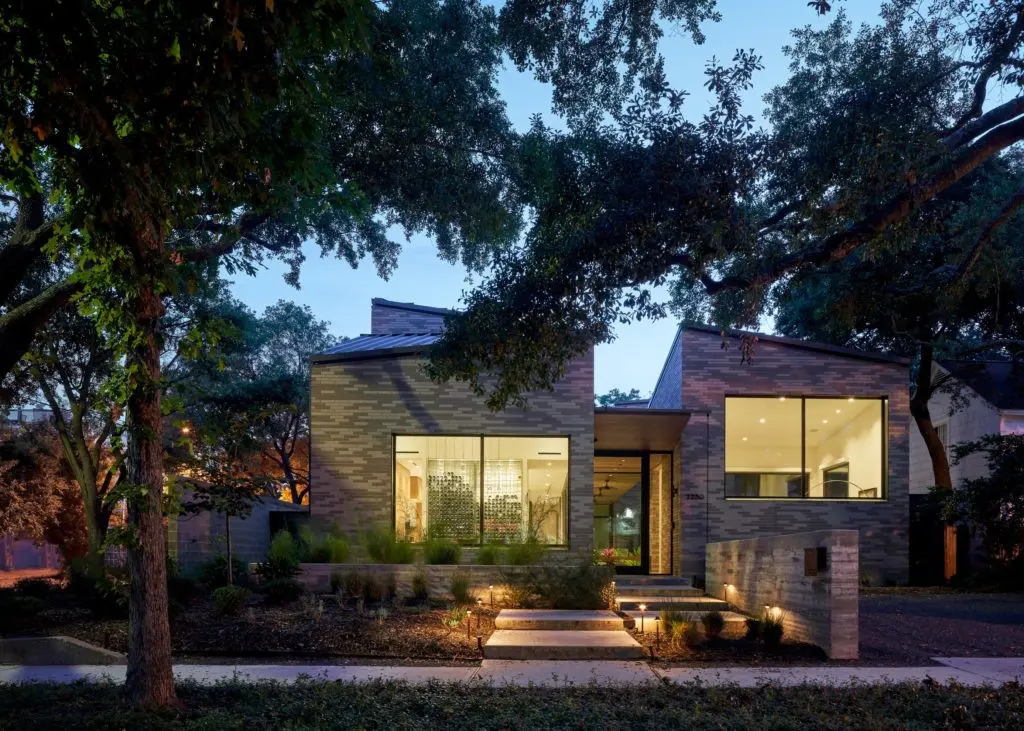 Greenbriar Residence (Photo by Leonid Furmansky)


