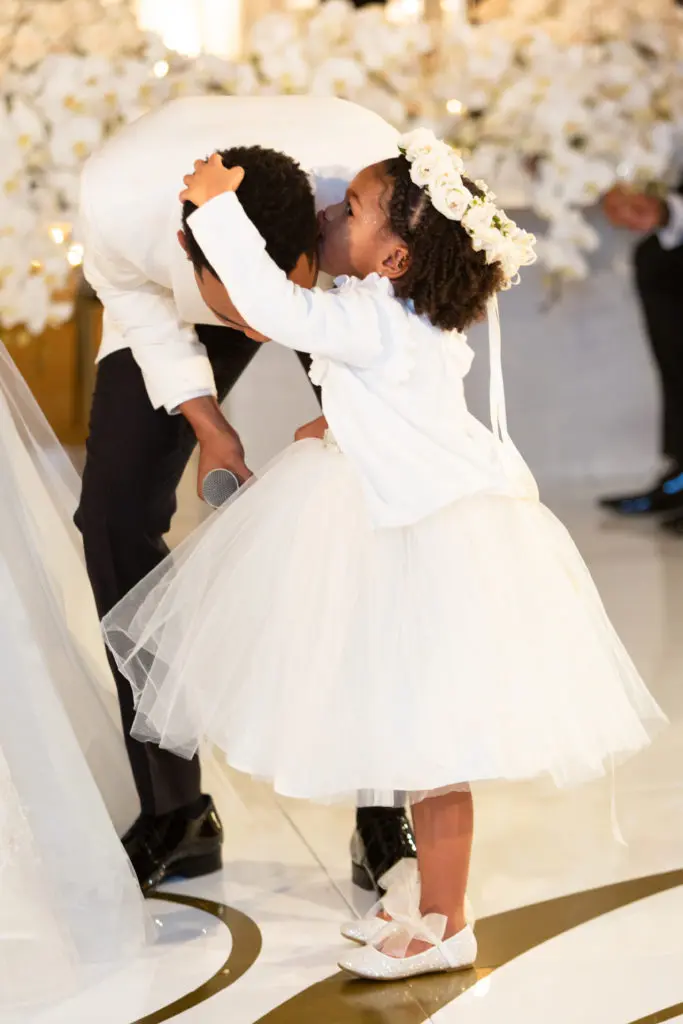 Flower girl Kensli, the couple’s daughter. (Photo by Duke Images)