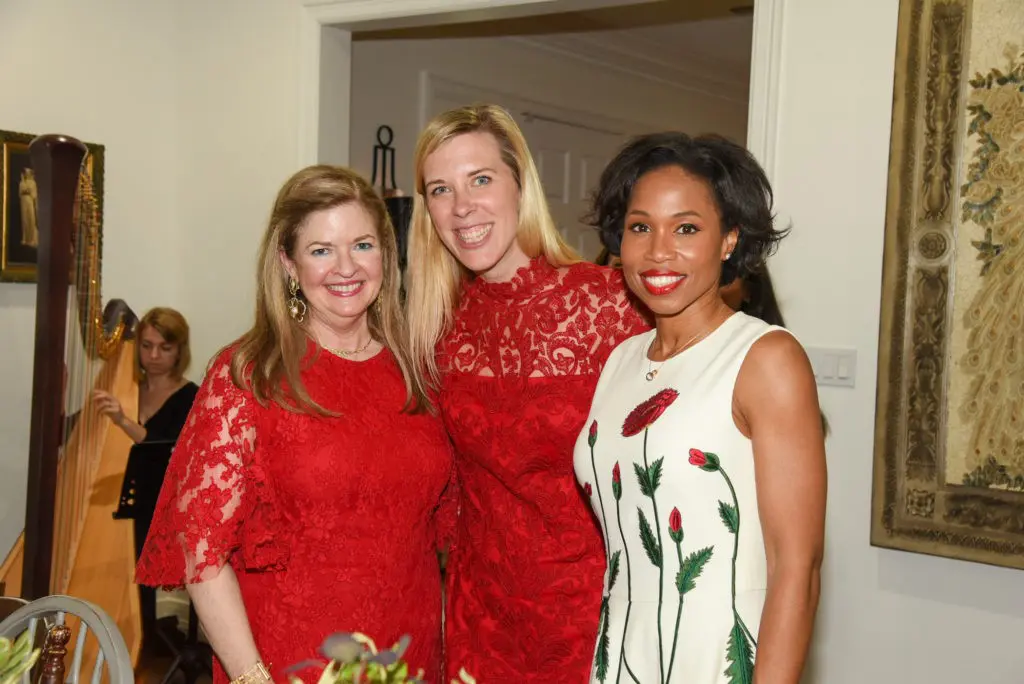 Jane Wagner, Kristin Luby, Roslyn Bazzell Mitchell at the Heart Ball's $1,000 a person dinner. (Photo by Alexander's Fine Portrait Design)