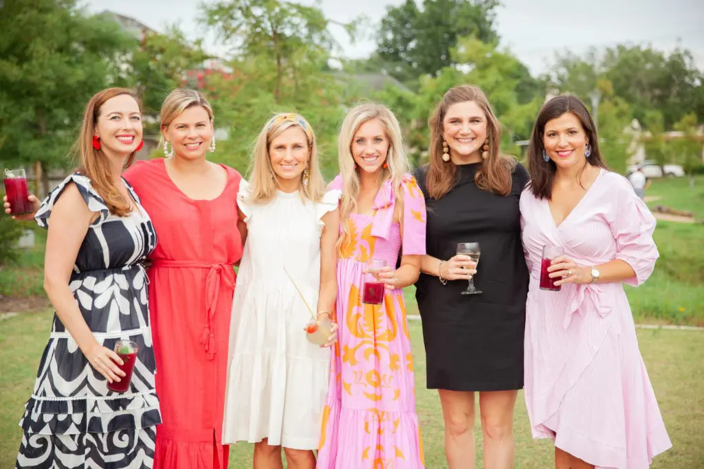 Ellen Sweet, Tara English, Jamie Burns, Julie Friedman, Allie Pappas, Summer Craig (Photo by Harlow & May Studios, Sissy Martin)