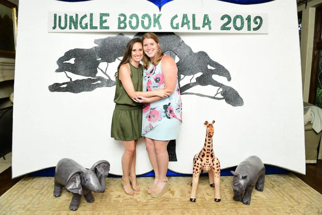 Lindsey Koszela, Nikki Ellis (Photo by Daniel Ortiz)