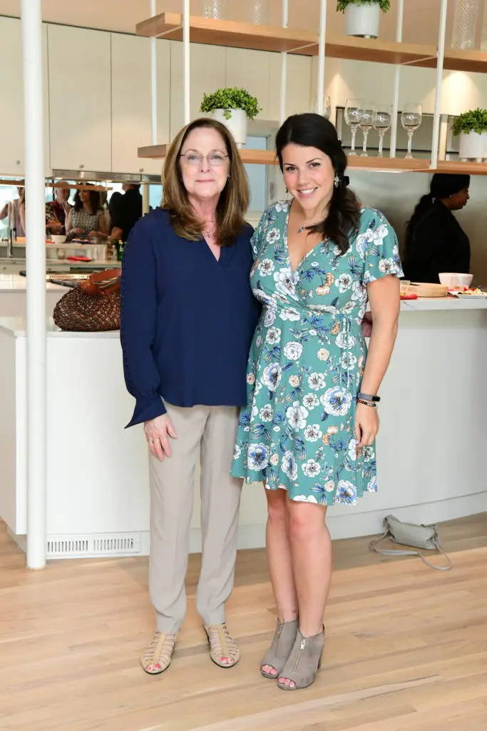 Marie Caplan, Samantha Hoffer (Photo by Daniel Ortiz)