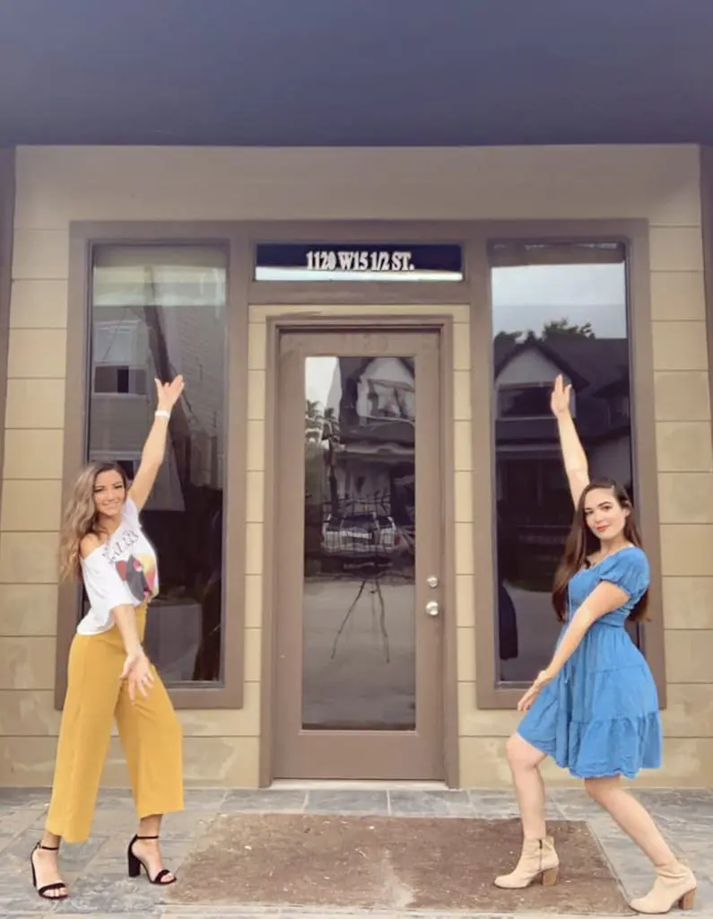Business partners Chloe Stagner and Regan Barwick are crushing it. 
