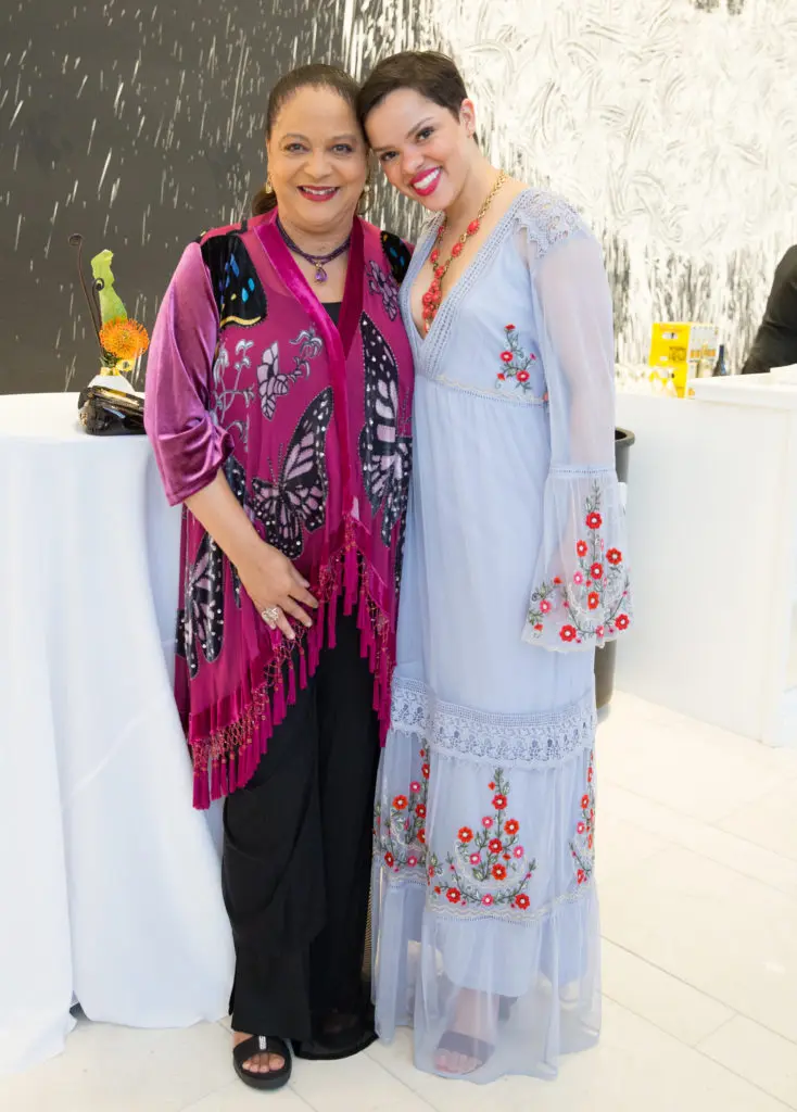 Sharon Cornell, Aida Fromknecht