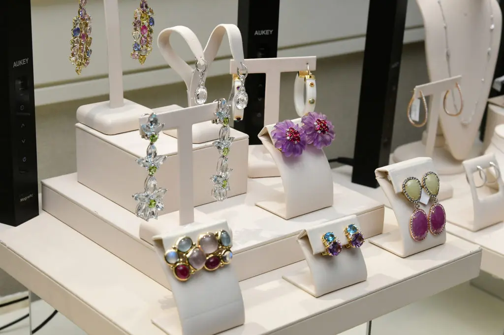 Tenenbaum Jewelers display (Photo by Daniel Ortiz)
