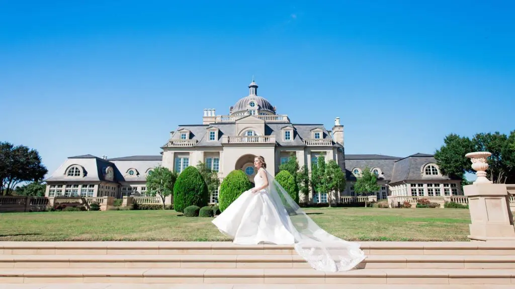Lavish Texas Mansion to be Turned into Wedding Venue With French Chateau Style
