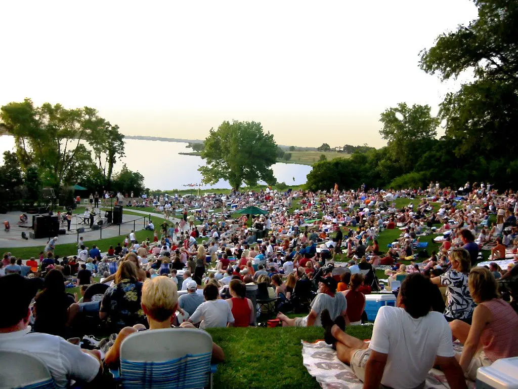 Spend your fourth at the Dallas Arboretum. 