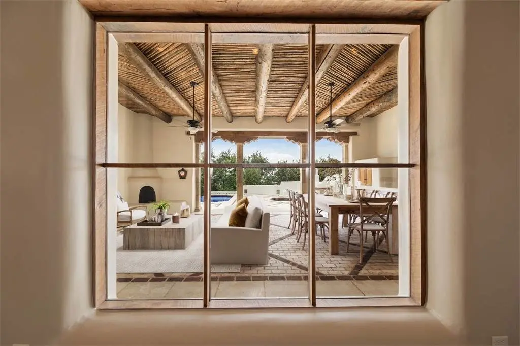The indoor/outdoor areas blend together in perfect harmony. 