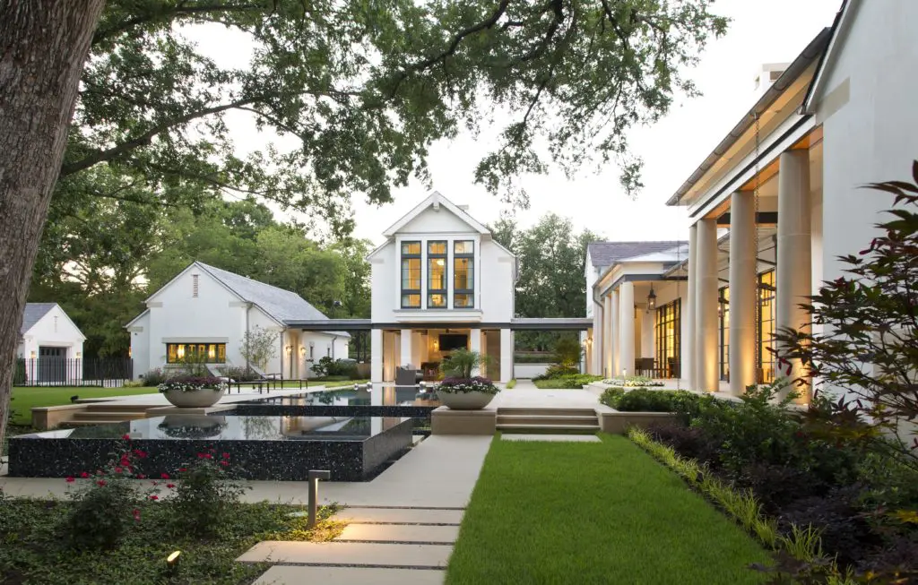 The contemporary home in Dallas' Old Preston Hollow neighborhood echoes the sensibilities of designer Jean-Michele Frank. (Photo by Emily Minton Redfield)