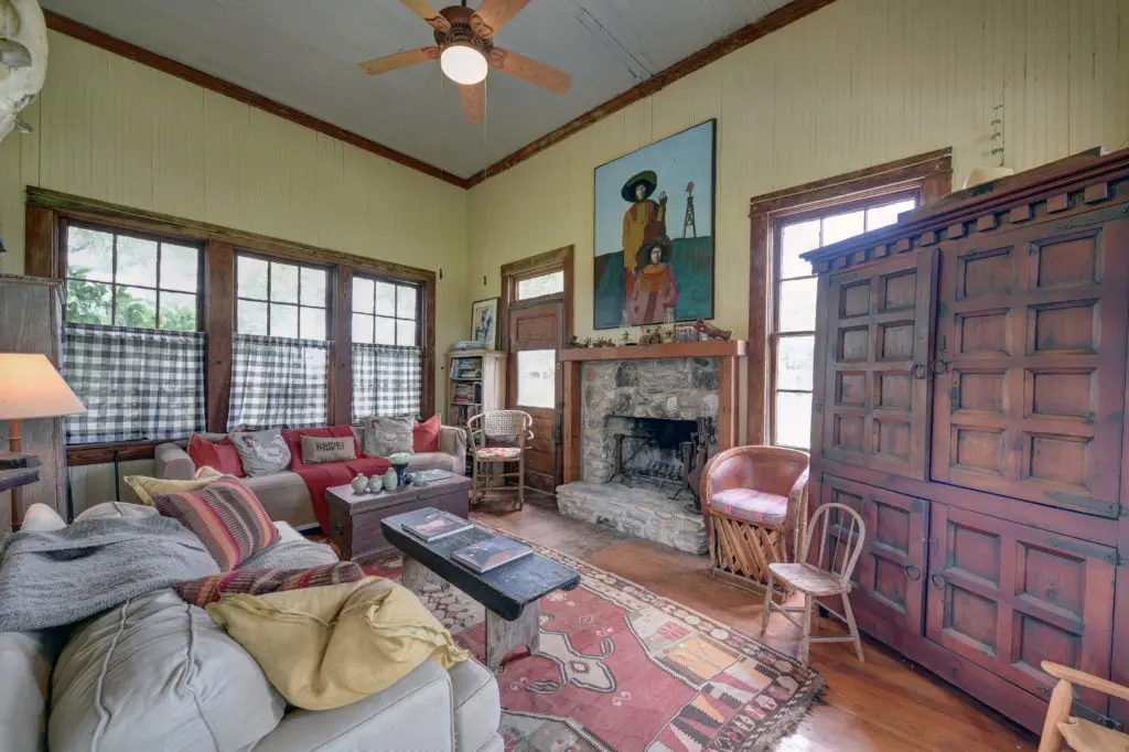 The rail station living room enjoys a cozy ambience. (Photo by John Deans, Deans Imaging)