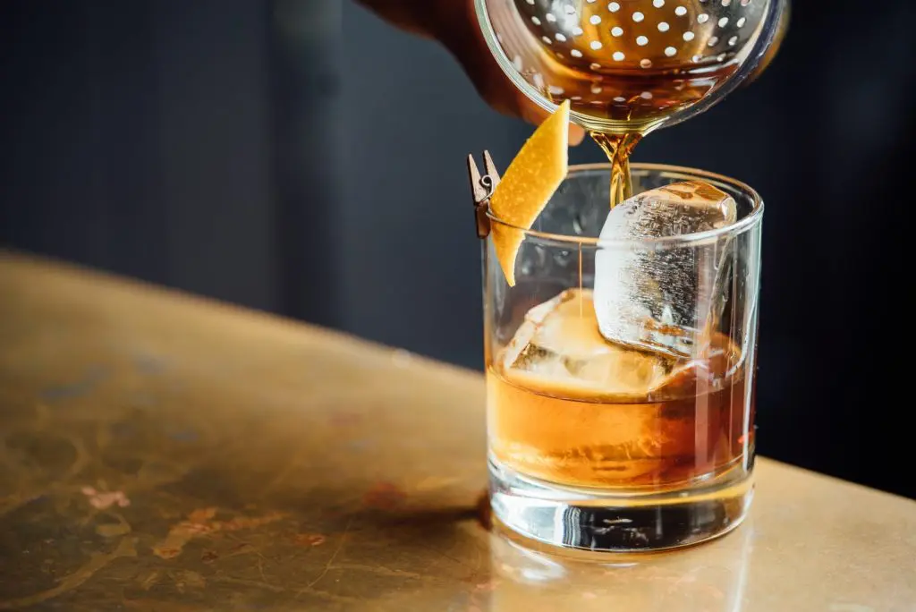 Midtown’s Newest Bar Combines the Best of a Dive Bar and a Cocktail Haven, Flexes Real Bartender Power