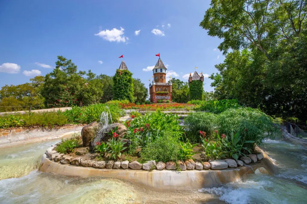 "Waterpark" doesn't usually make you think "lush," but hey, that's Schlitterbahn for you. 