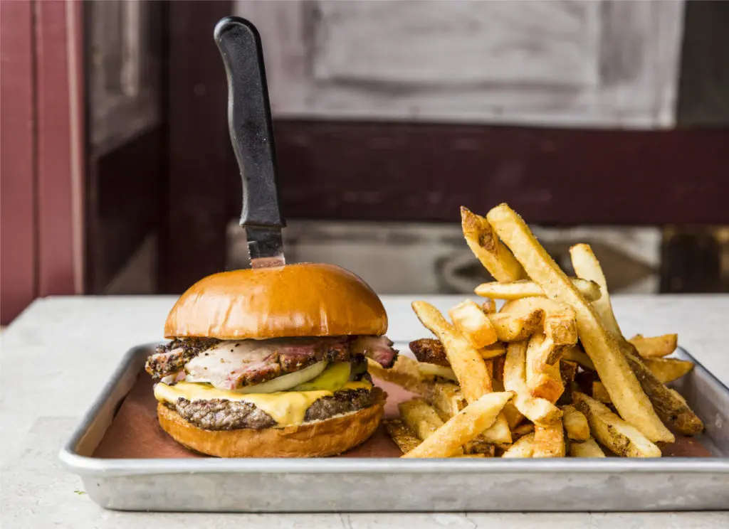 Focusing on prime meat plates, burgers and pit sandwiches are also a thing. 