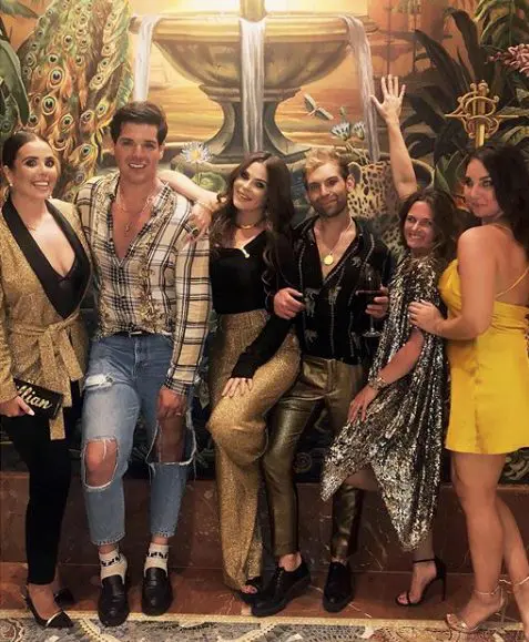 Gillian Sarofim, Amando Sáenz, Meredith Flores, Taylor Hudgins, Carroll Ison, Alexa Malevitis partying in Miami for Ceron's 55th birthday.