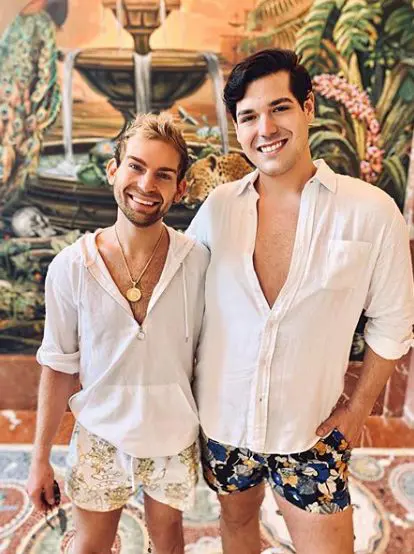 Taylor Hudgins, Amando Sáenz