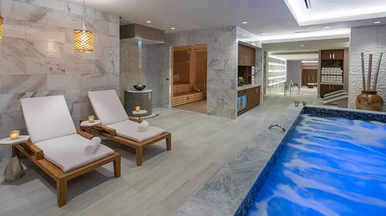 the-spa-at-the-post-oak-hotel-mens-lounge