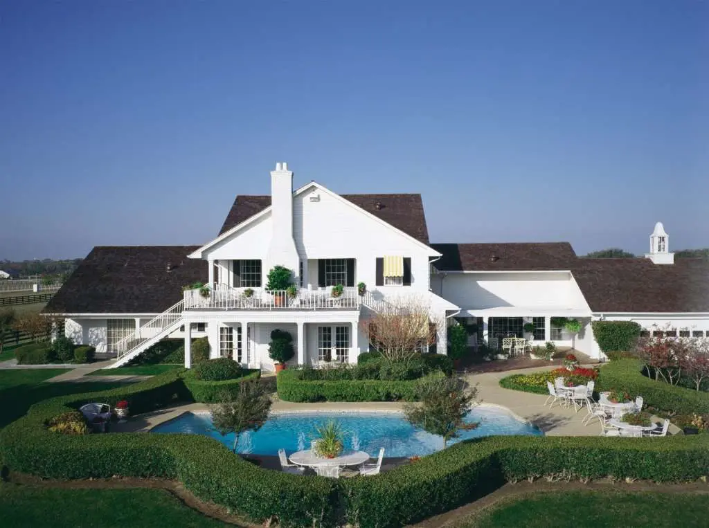 Iconic <em>Dallas</em> TV Show Comes Back to Life With New Overnight Southfork Ranch Stays