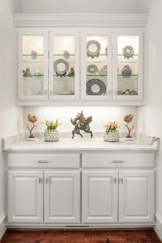 The home is a mix of bold colors and soft neutrals. 