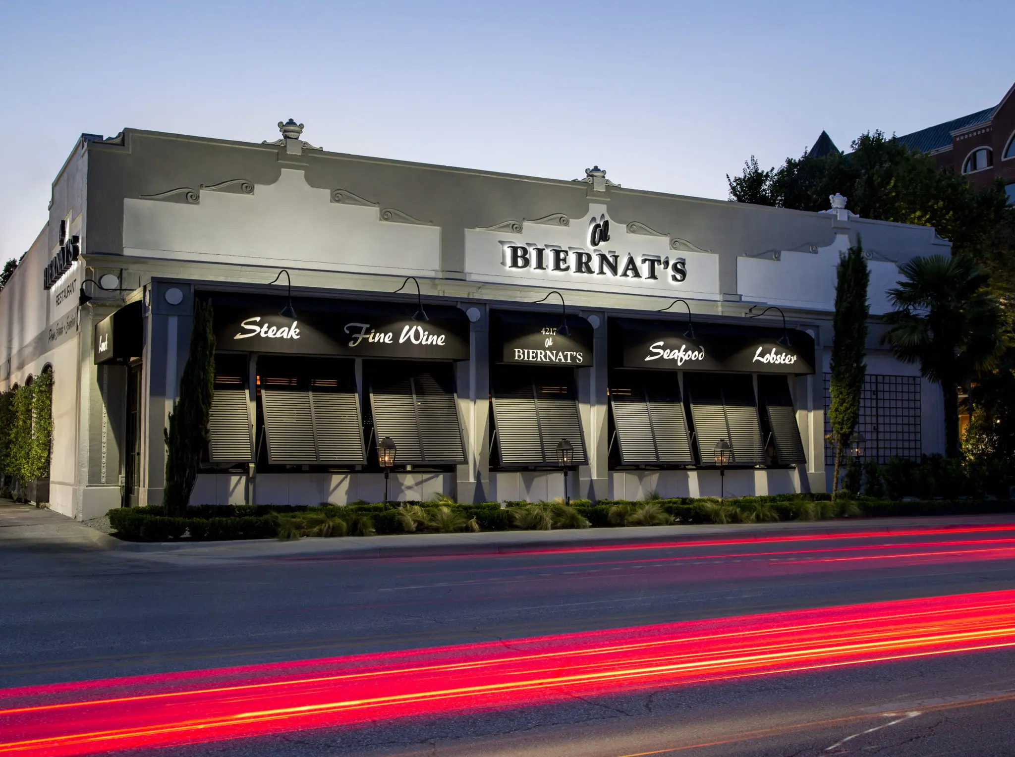 The old school facade of Al Biernat's on Oak Lawn.