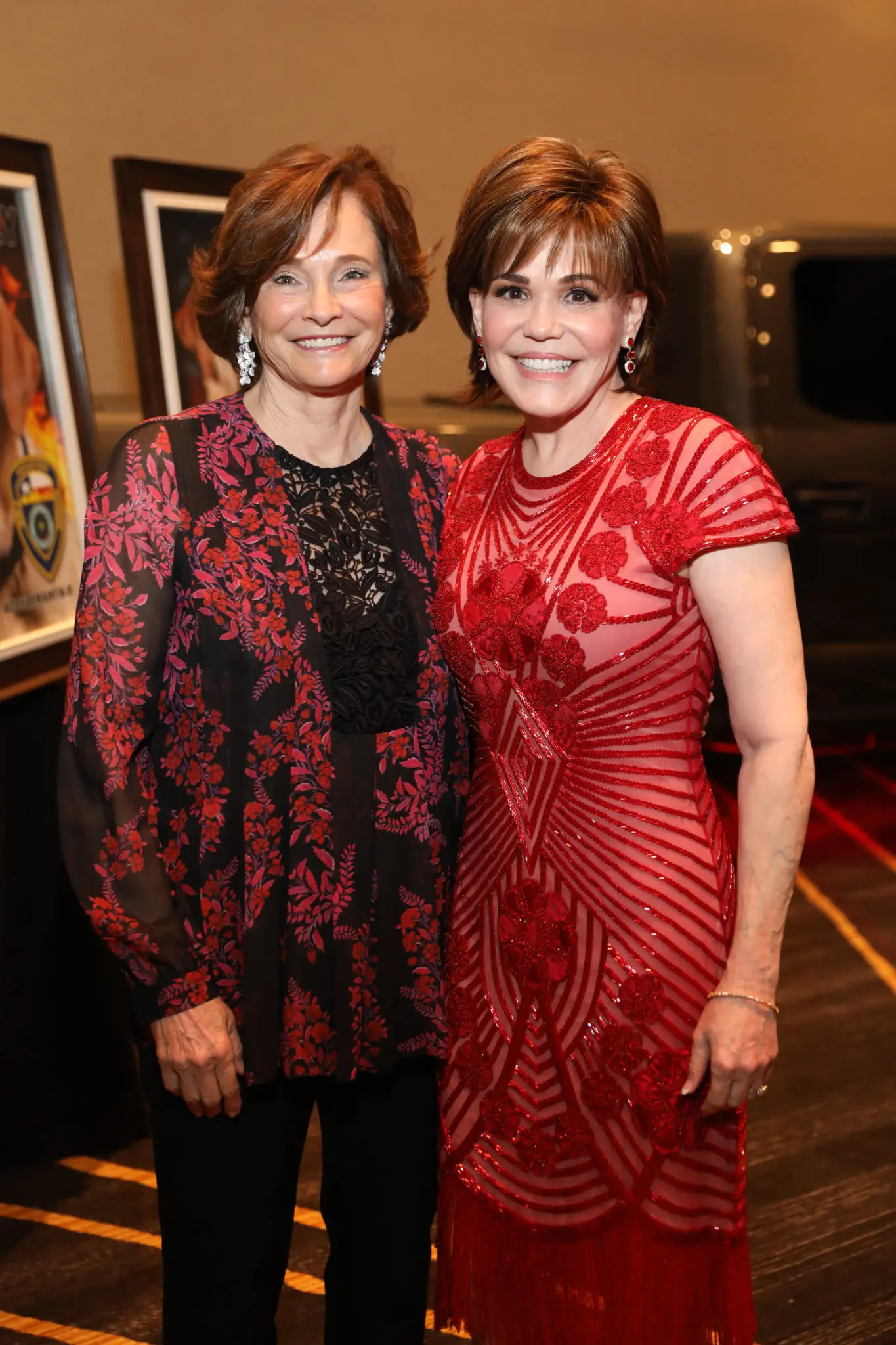 Bobbie Nau, Hallie Vanderhider