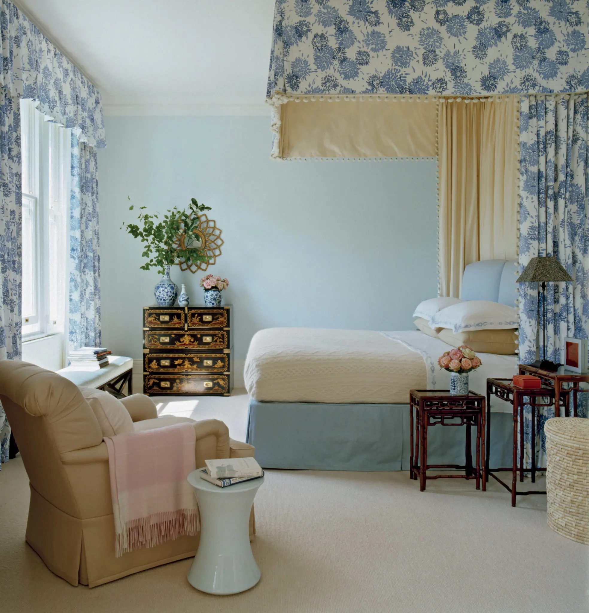 The original version of this chrysanthemum pattern was made for Jacqueline Kennedy when she refreshed the White House with legendary decorator Sister Parish. 