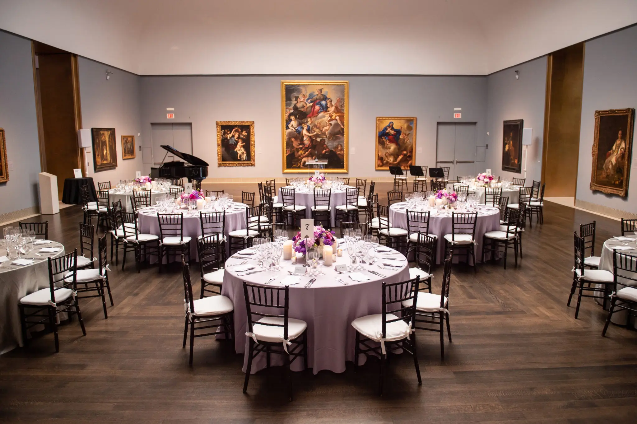The intimate dinner setting in the MFAH Audrey Jones Beck Building (Photo by Wilson Parish)
