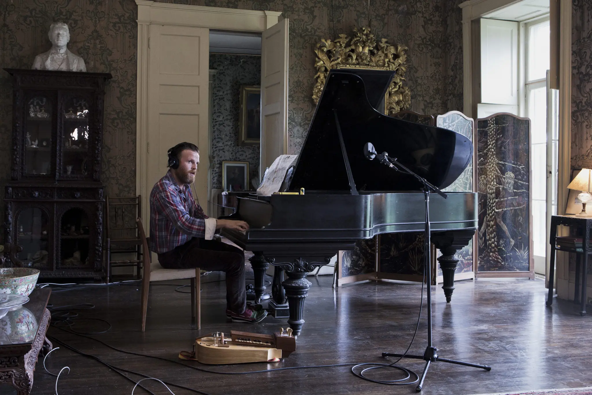 Ragnar Kjartansson's "The Visitors" (Photo by Elisabet Davids)