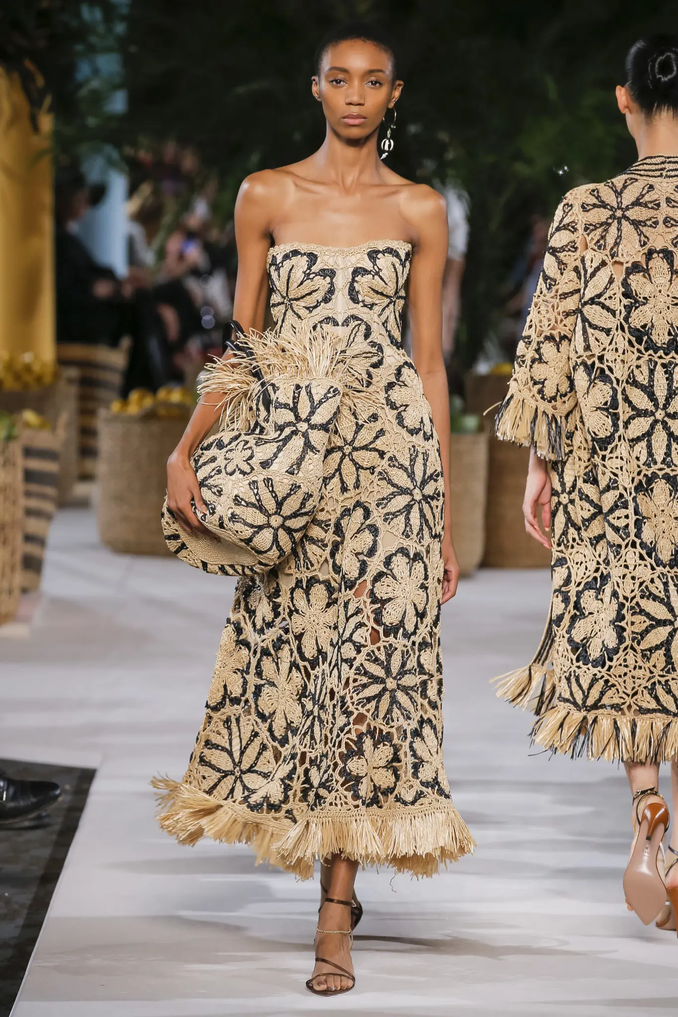 Oscar de la Renta raffia dress and matching tote bag. (Photo courtesy of Oscar de la Renta)