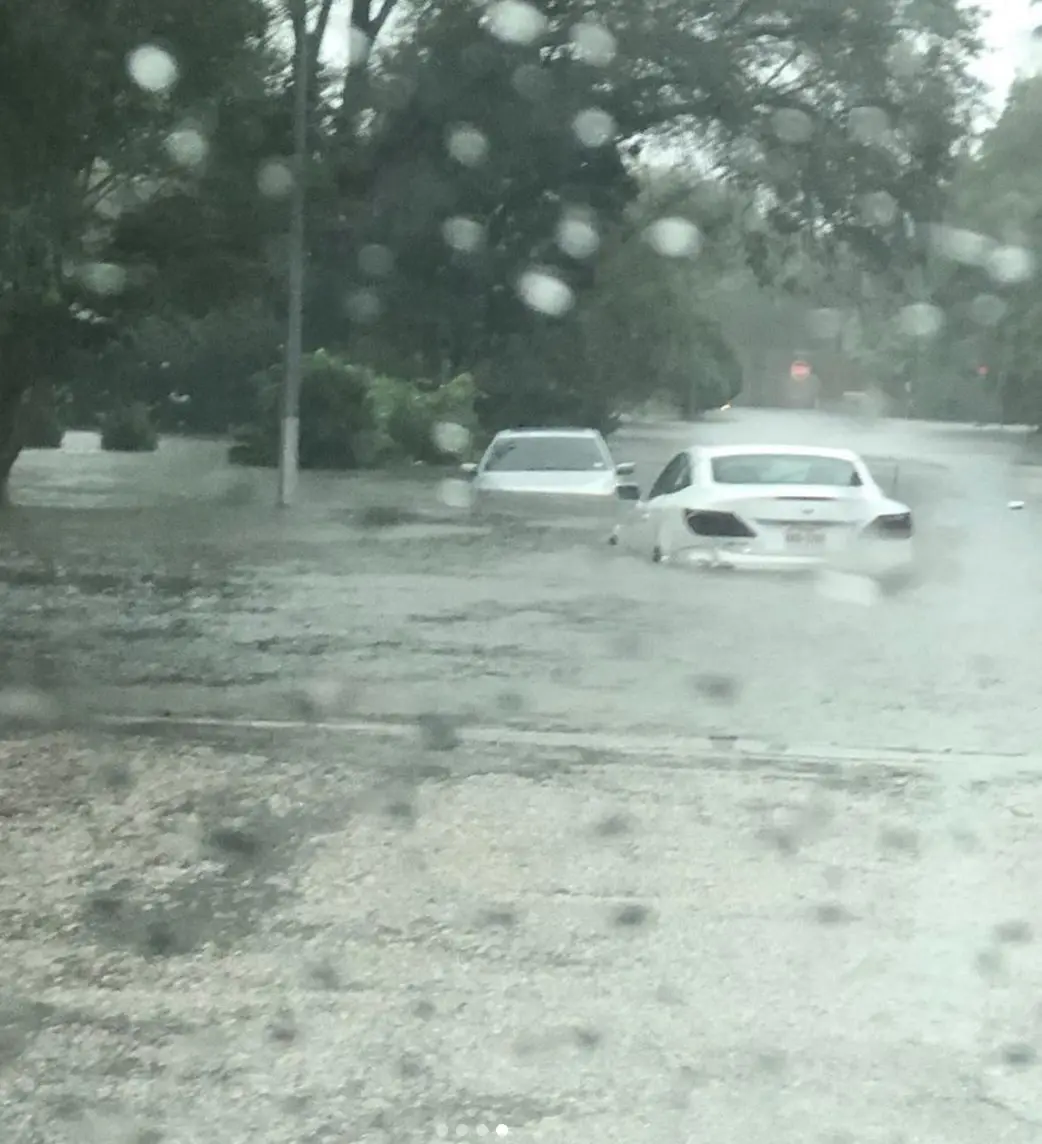 Scenes of the Houston flooding leave little doubt what the city is dealing with. (@cocacolaplease85)