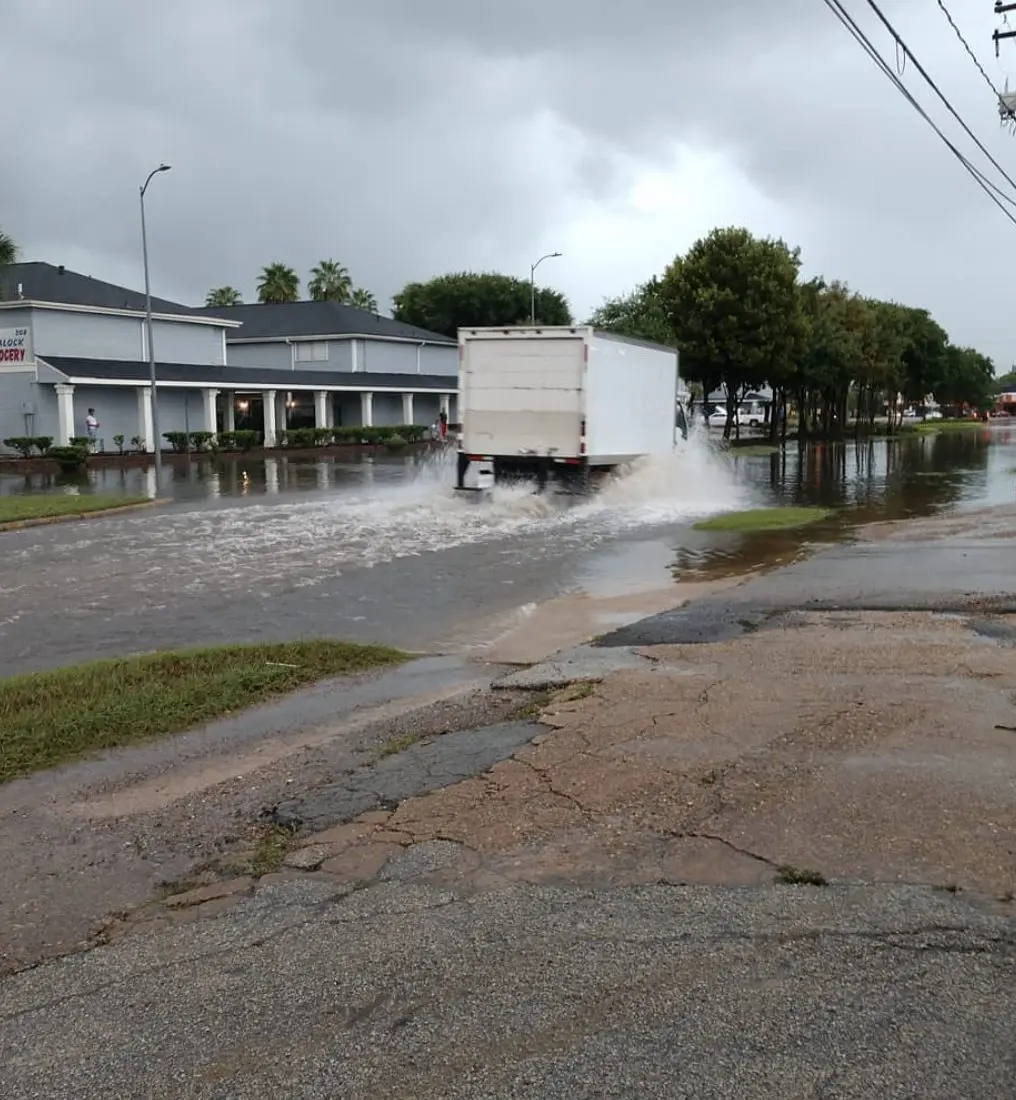 Trucks did not fare much better in the Houston flooding (@yavidaurre)